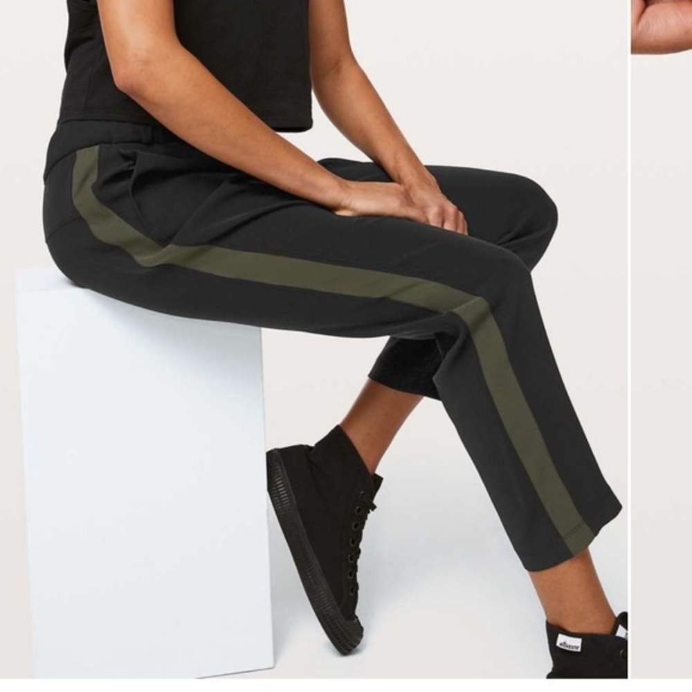 Lululemon On The Fly Pant Woven Track Stripe - Black / Dark Olive